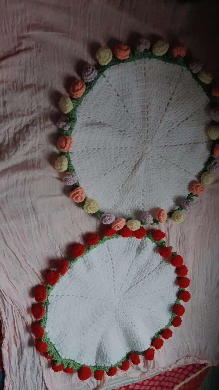 Roses bouquet blanket view 4