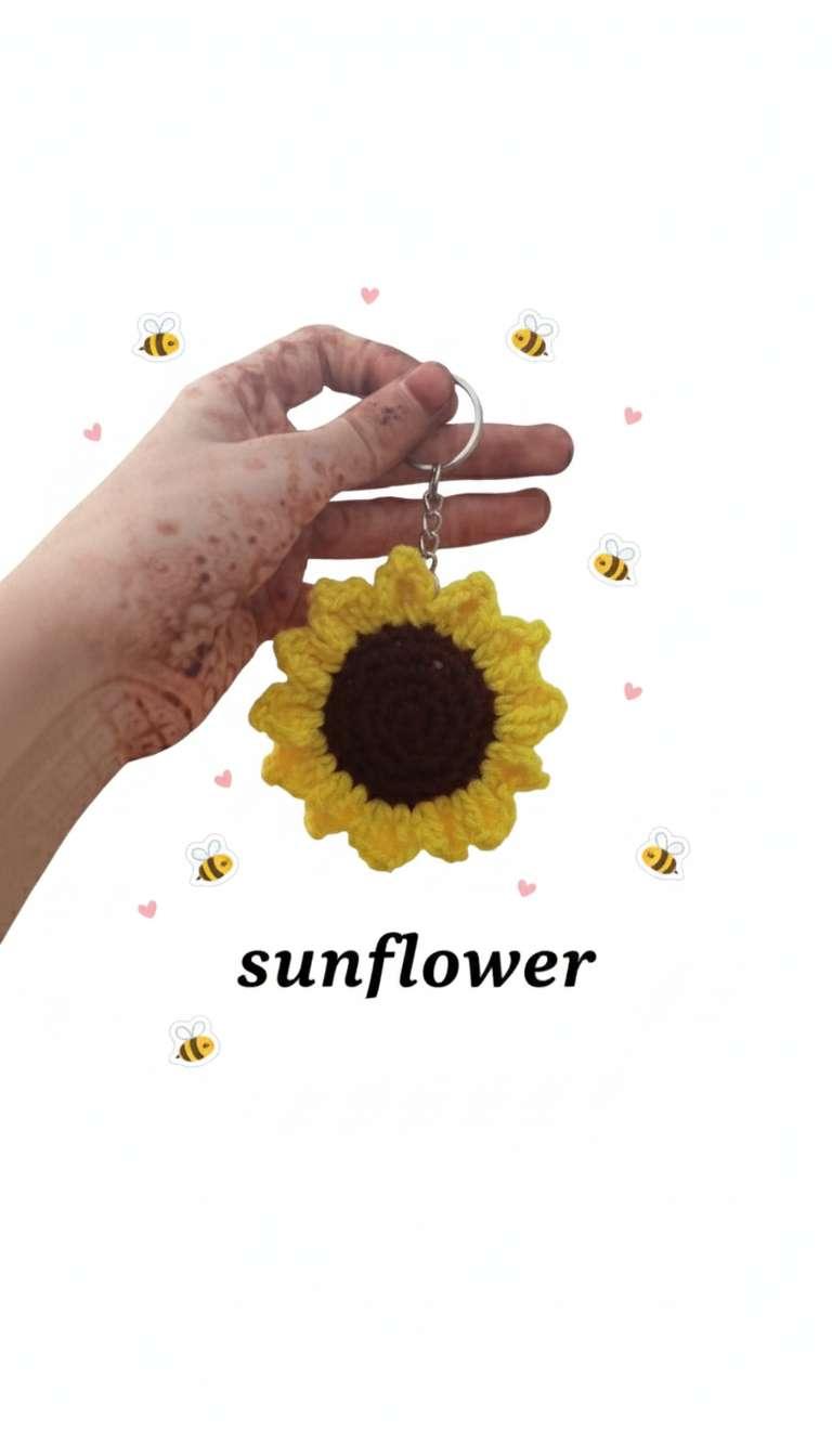 Sunflower keychain alternate view